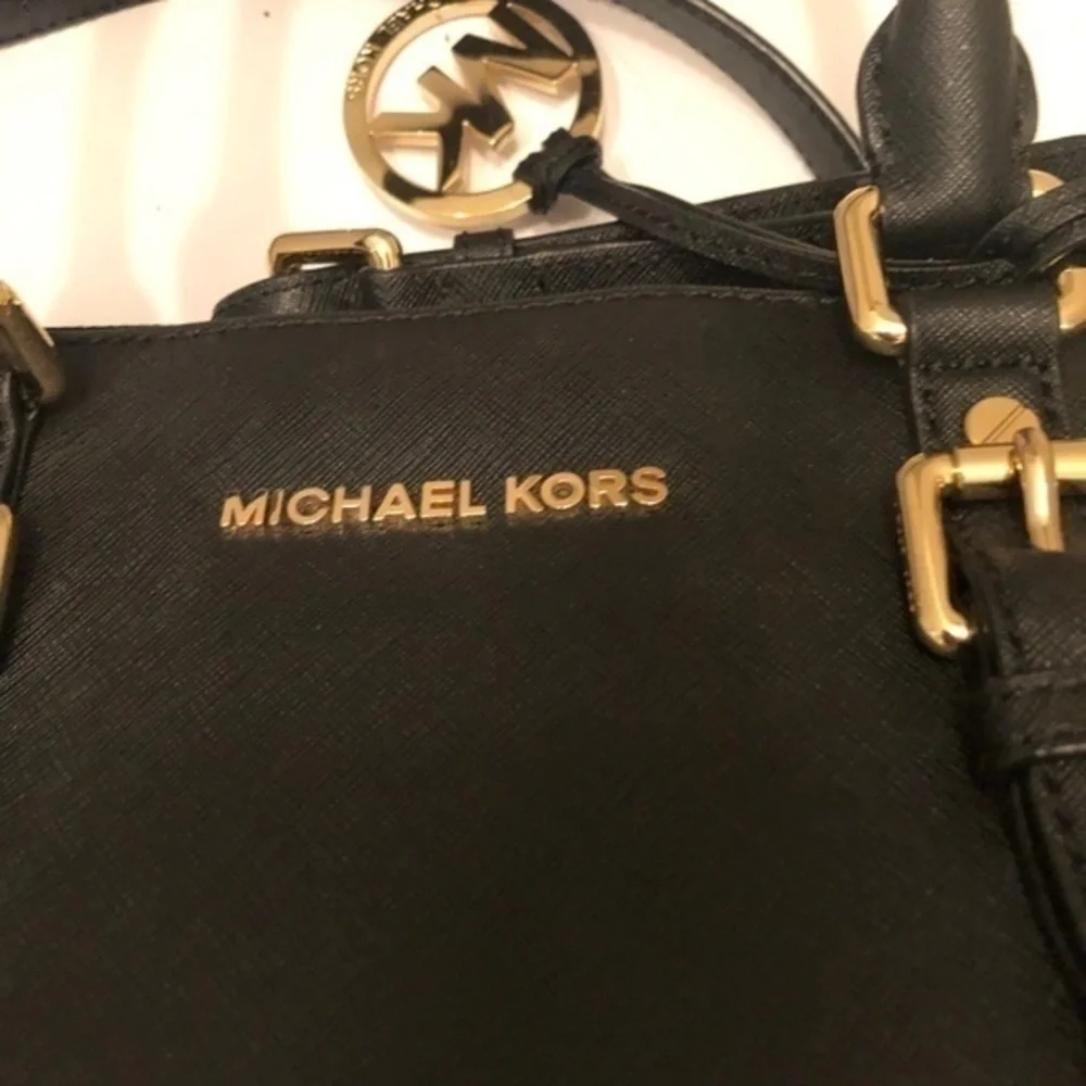 Michael kors black two way zipper bag satchel